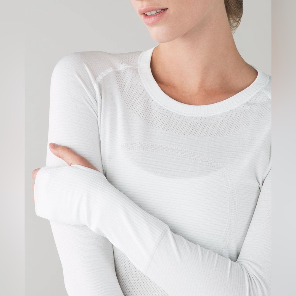 lululemon athletica White Long-Sleeve Slim Performance Tee - Picture 3 of 10